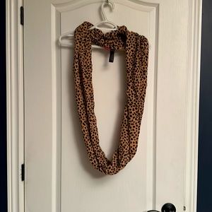 H&M cheetah print infinity scarf